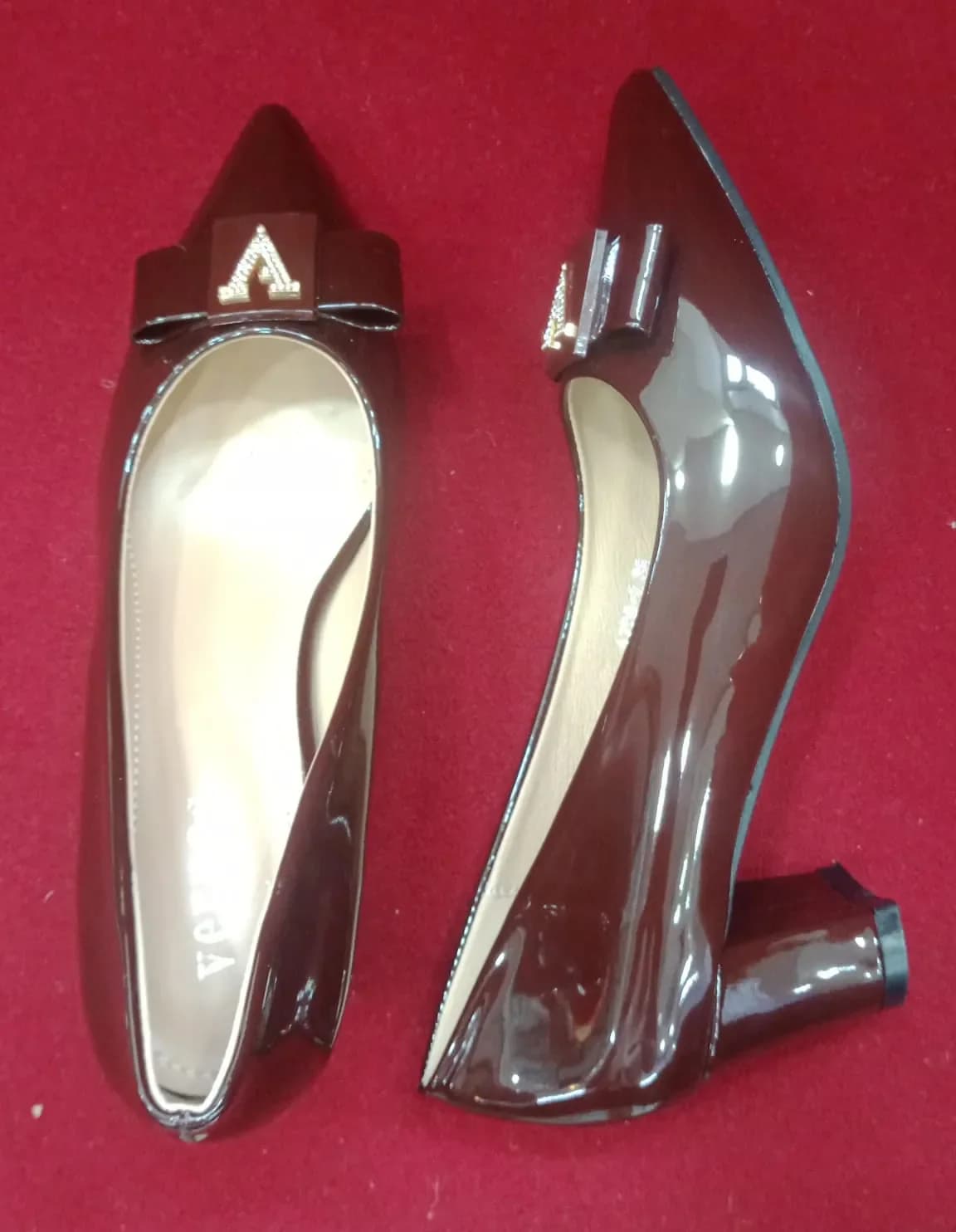 Ladies Shoes — image 1